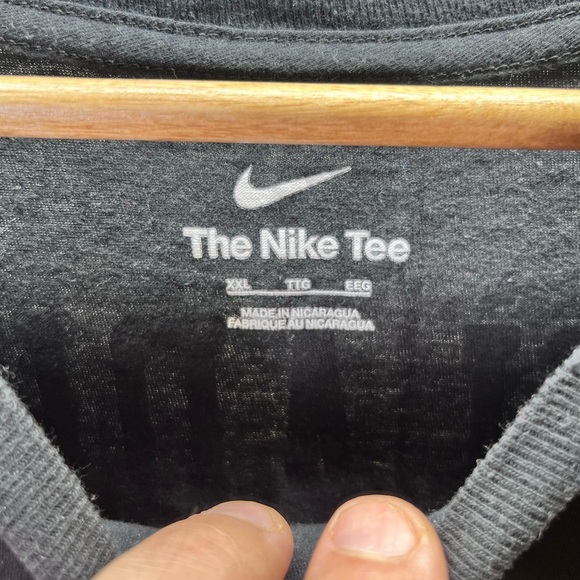 Caitlin Clark Iowa Hawkeyes Nike T shirt Men’s XXL Black WNBA Basketball 2304 - Picture 2 of 6